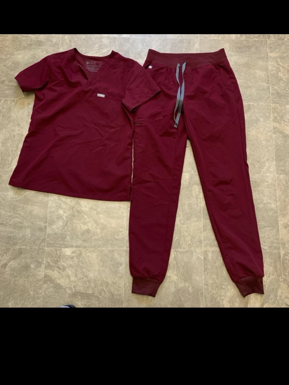 Figs
Zamora
Full set top and bottom
Burgundy
Extra small 
NWOT
Pants XS Tall